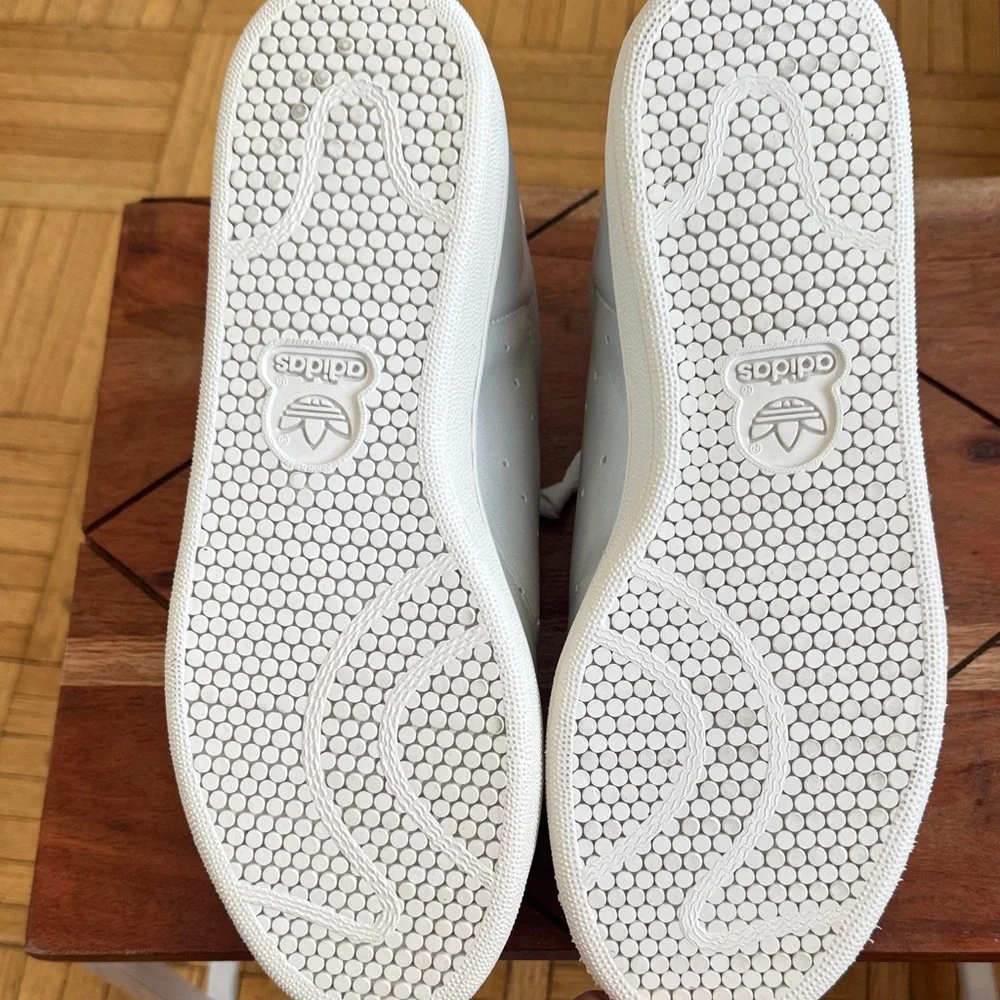 Stan Smith Adidas Silver Sneakers men 9.5 - Picture 3 of 12